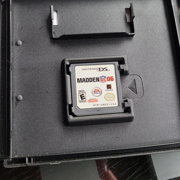 Nintendo DS Game Madden NFL 2006 - Picture 3 of 5